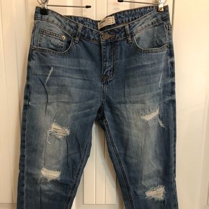 Distressed Wash Boyfriend Jeans